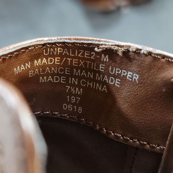 UNISA POINTED TOE WOMEN"S ZIP CLOSURE BLOCK HEEL BOOT - Picture 14 of 16